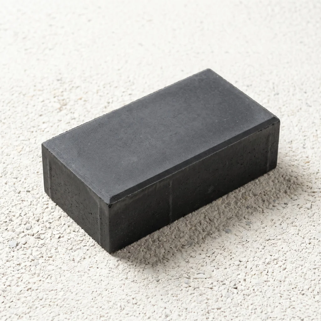 Brett Beta — Charcoal edging sample for resin bound driveways
